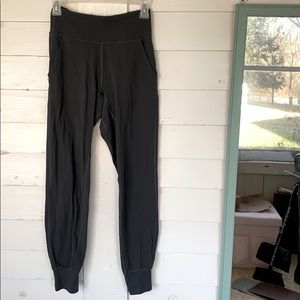 🚨SOLD🚨LULULEMON YOGA JOGGERS